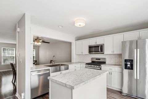 Tiny photo for 845 Essex Circle, Grayslake, IL 60030 (MLS # 12663938)