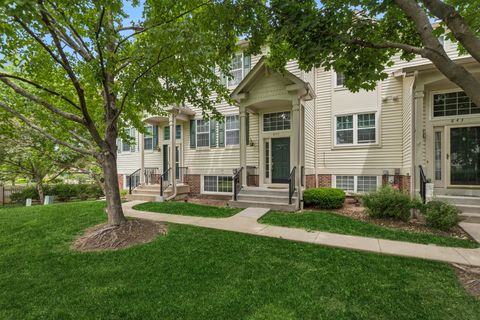 Photo of 845 Essex Circle, Grayslake, IL 60030 (MLS # 12663938)