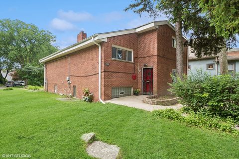 2208 Foster Street A Evanston IL 60201