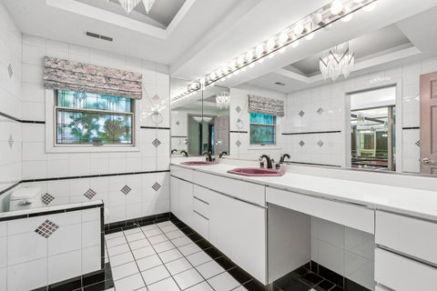 Tiny photo for 6936 N Kostner Avenue, Lincolnwood, IL 60712 (MLS # 12733568)