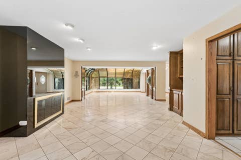 Tiny photo for 6936 N Kostner Avenue, Lincolnwood, IL 60712 (MLS # 12733568)