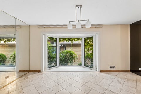 Tiny photo for 6936 N Kostner Avenue, Lincolnwood, IL 60712 (MLS # 12733568)