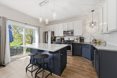 Tiny photo for 2255 Vanderbilt Drive #2255, Geneva, IL 60134 (MLS # 12623069)