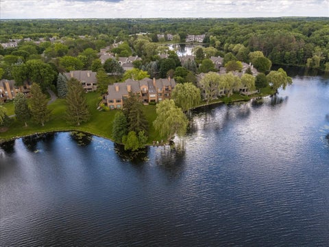 Tiny photo for 447 WHITE OAK Lane #1135B, Lake Barrington, IL 60010 (MLS # 12701822)