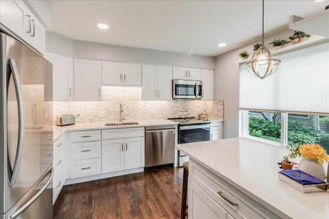 Tiny photo for 447 WHITE OAK Lane #1135B, Lake Barrington, IL 60010 (MLS # 12701822)