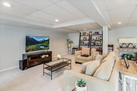 Tiny photo for 447 WHITE OAK Lane #1135B, Lake Barrington, IL 60010 (MLS # 12701822)