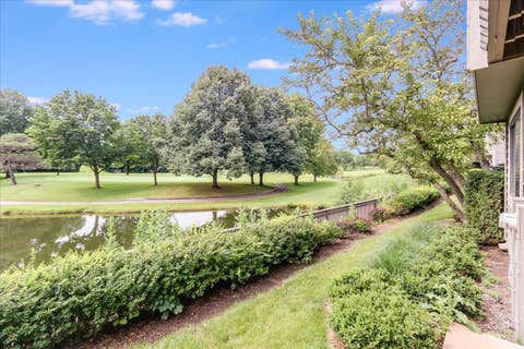 Tiny photo for 447 WHITE OAK Lane #1135B, Lake Barrington, IL 60010 (MLS # 12701822)