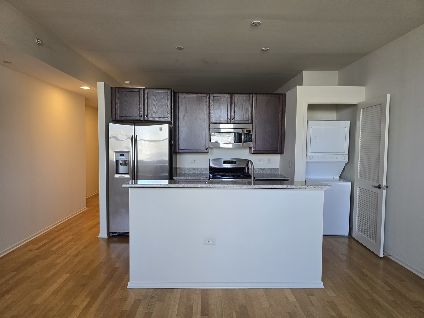 310 S Michigan Avenue 2111