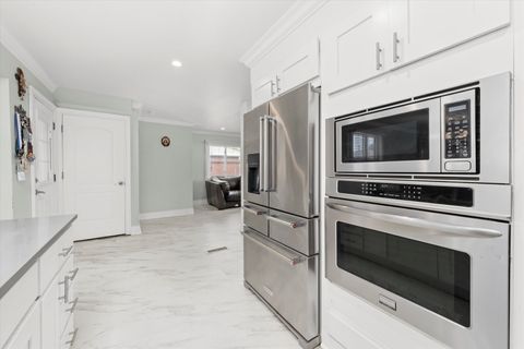 Tiny photo for 6315 W 83rd Place, Burbank, IL 60459 (MLS # 12532367)