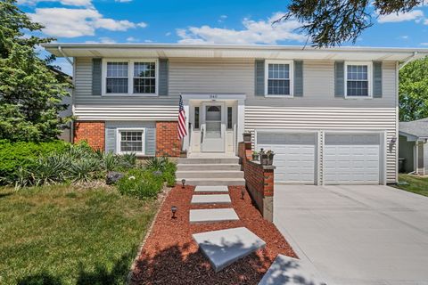 Tiny photo for 1140 Rosedale Lane, Hoffman Estates, IL 60169 (MLS # 12659065)