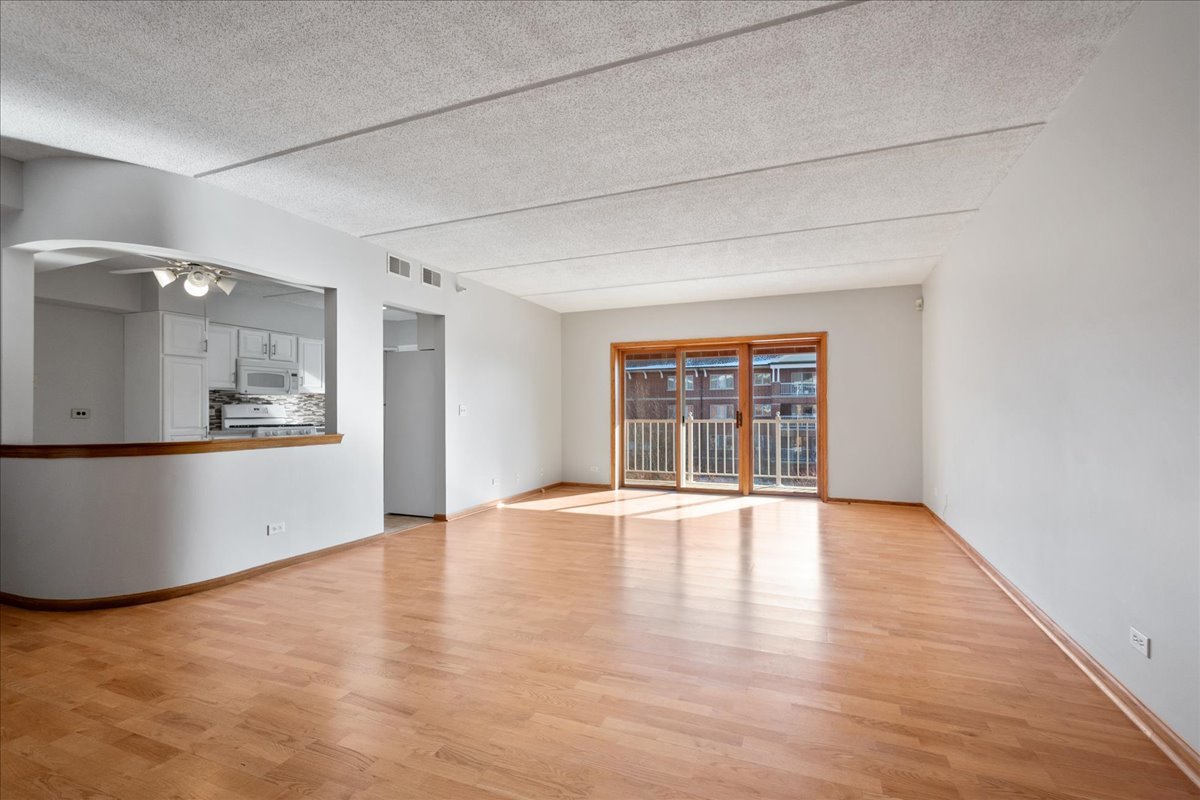 400 S Northwest Highway 301B