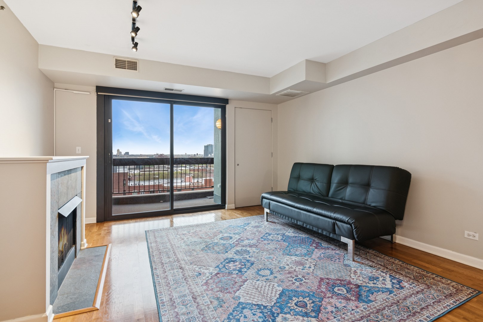 1212 N Wells Street 1005