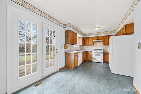 Tiny photo for 778 Village Road, Crystal Lake, IL 60014 (MLS # 12604960)