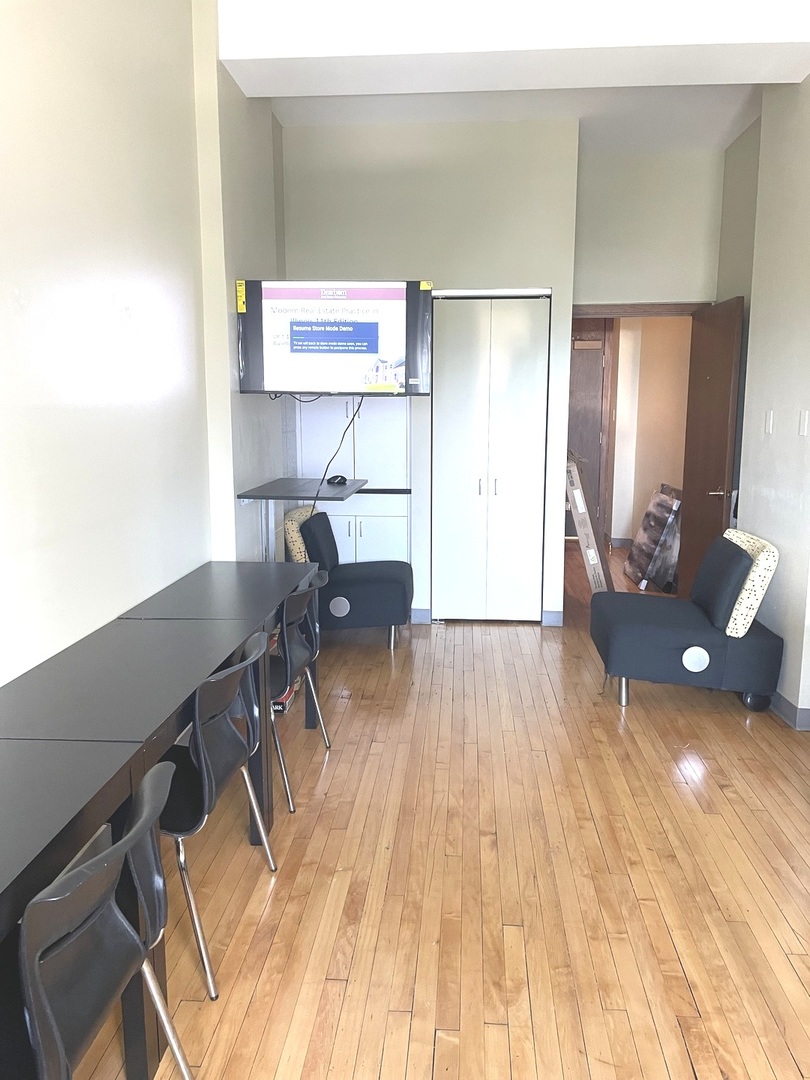 111 N Wabash Avenue 1319