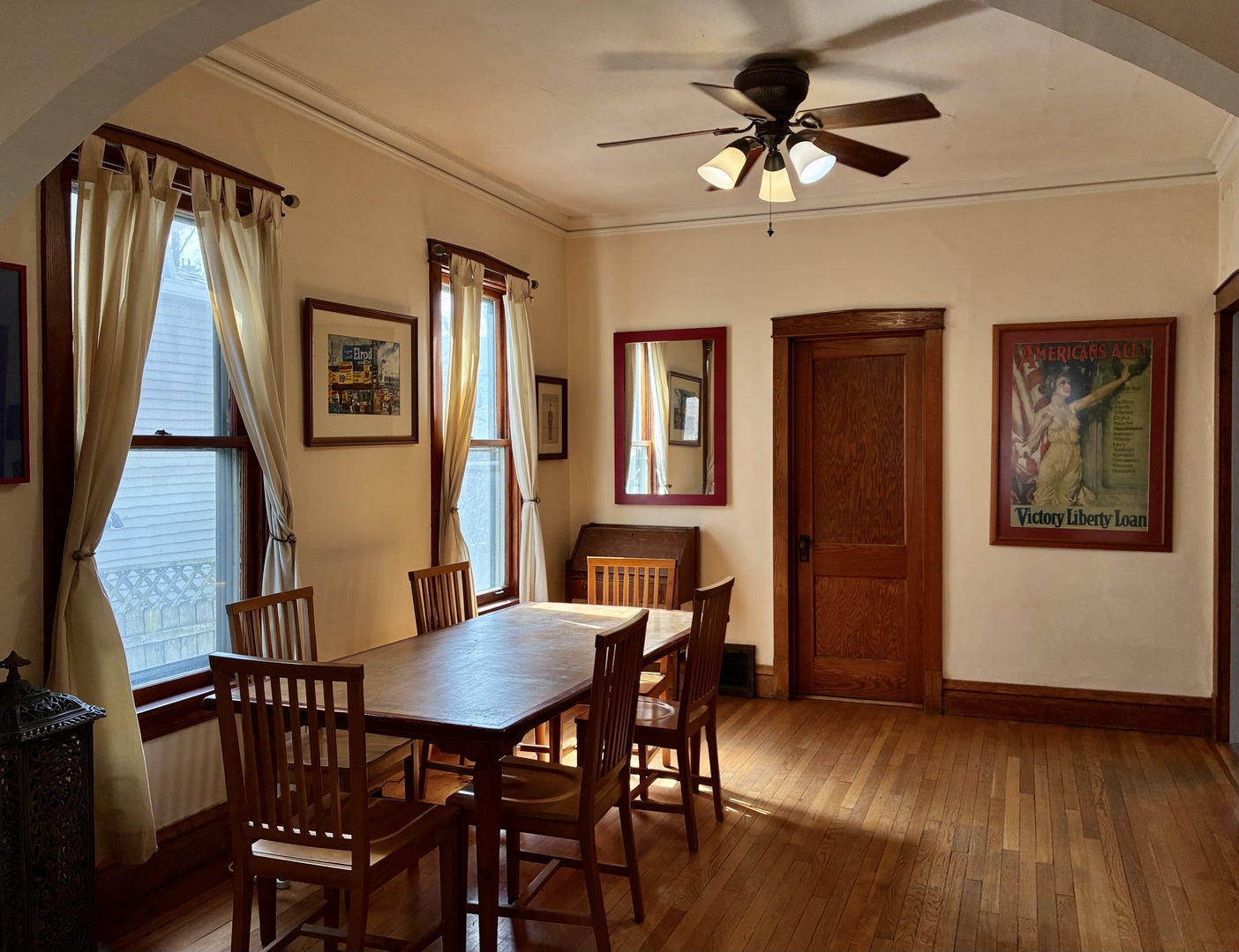 4030 N Leamington Avenue