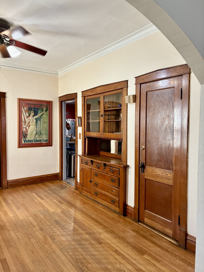 4030 N Leamington Avenue