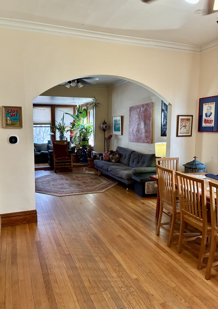 4030 N Leamington Avenue