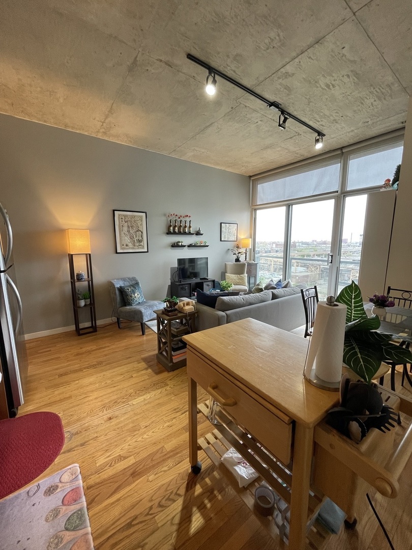 1620 S Michigan Avenue 921