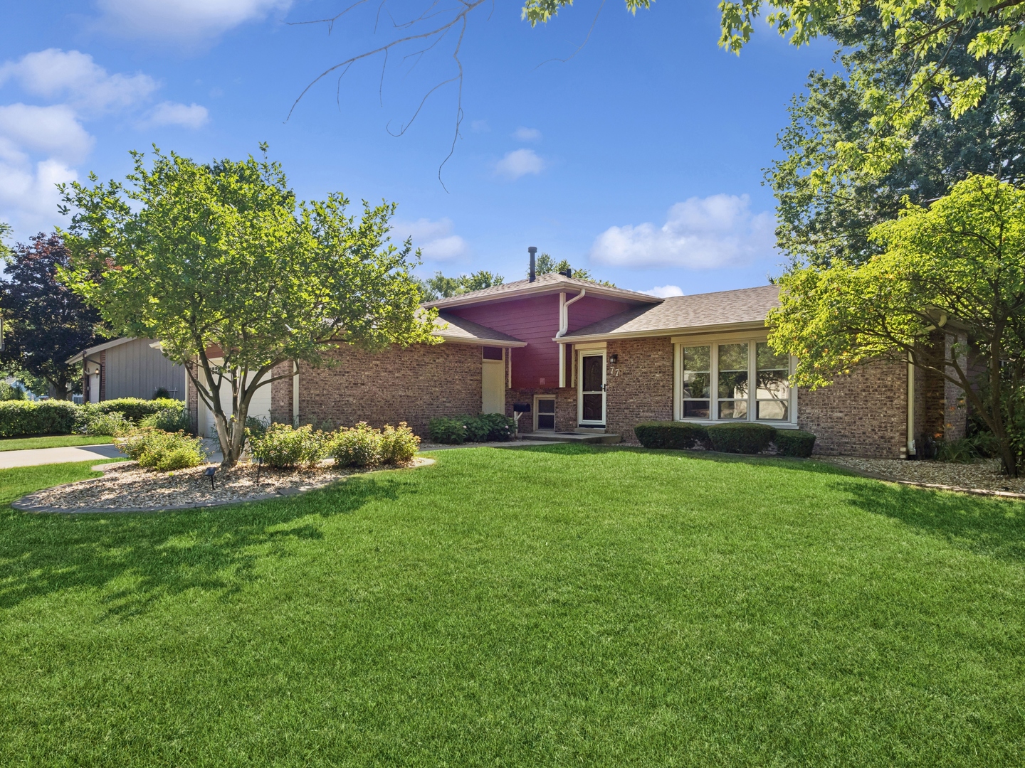77 E Garden Avenue
