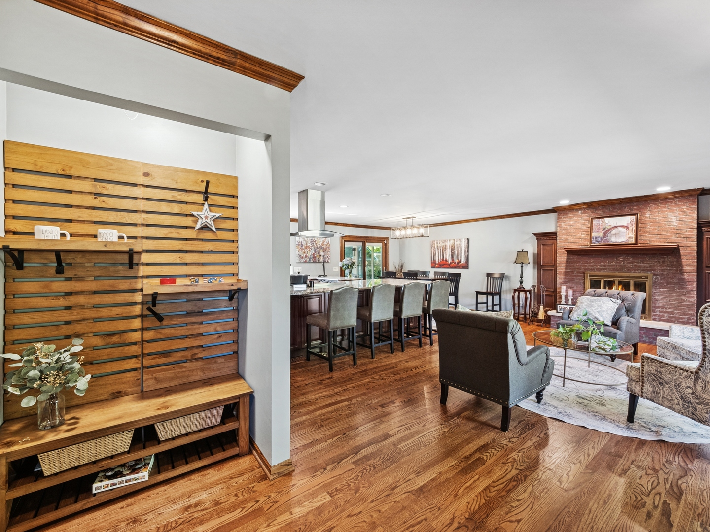 77 E Garden Avenue