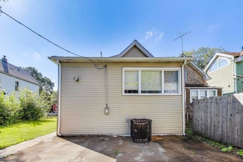 Tiny photo for 5828 W Iowa Street, Chicago, IL 60651 (MLS # 12463282)