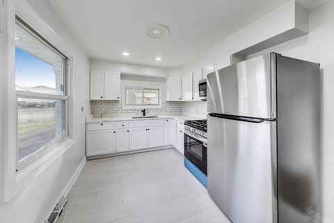 Tiny photo for 16450 Honore Avenue, Markham, IL 60428 (MLS # 12491594)