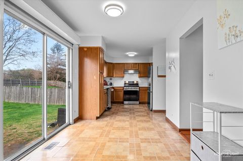 Tiny photo for 220 Braemar Glen, Bolingbrook, IL 60440 (MLS # 12461672)