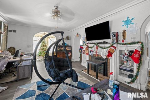 Tiny photo for 1624 14 1/2 Street, Rock Island, IL 61201 (MLS # QC4270088)