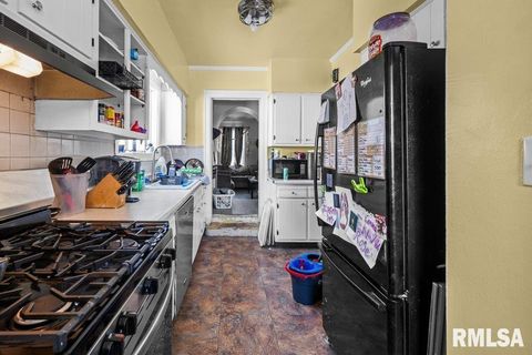 Tiny photo for 1624 14 1/2 Street, Rock Island, IL 61201 (MLS # QC4270088)