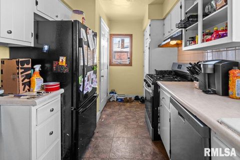 Tiny photo for 1624 14 1/2 Street, Rock Island, IL 61201 (MLS # QC4270088)