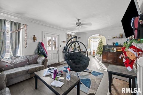 Tiny photo for 1624 14 1/2 Street, Rock Island, IL 61201 (MLS # QC4270088)