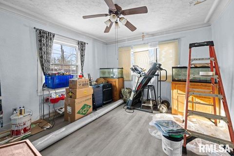 Tiny photo for 1624 14 1/2 Street, Rock Island, IL 61201 (MLS # QC4270088)