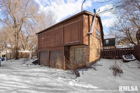 Tiny photo for 1624 14 1/2 Street, Rock Island, IL 61201 (MLS # QC4270088)