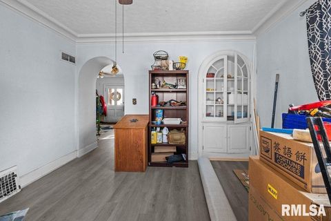 Tiny photo for 1624 14 1/2 Street, Rock Island, IL 61201 (MLS # QC4270088)