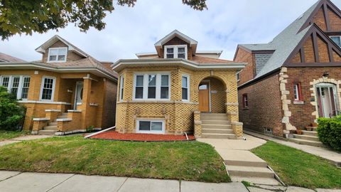 Photo of 2950 N Lowell Avenue, Chicago, IL 60641 (MLS # 12497121)