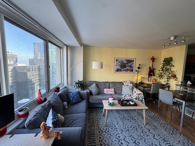 211 E Ohio Street 2405