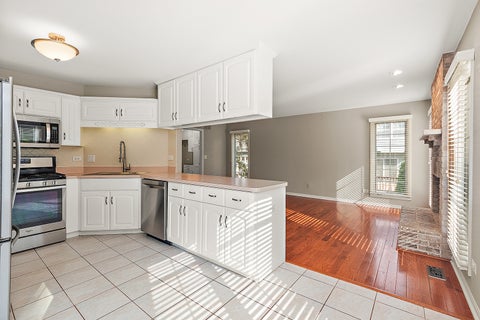 Tiny photo for 5000 Vernon Park Place, Lisle, IL 60532 (MLS # 12748976)