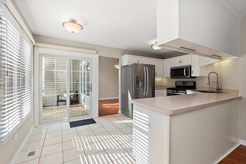 Tiny photo for 5000 Vernon Park Place, Lisle, IL 60532 (MLS # 12748976)