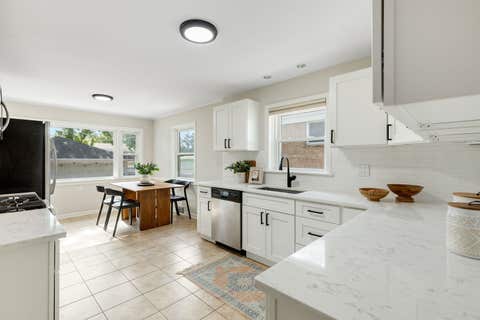 Tiny photo for 604 Lavergne Avenue, Wilmette, IL 60091 (MLS # 12725879)