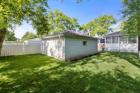 Tiny photo for 604 Lavergne Avenue, Wilmette, IL 60091 (MLS # 12725879)