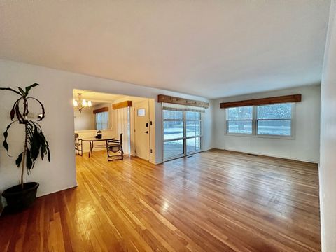 Tiny photo for 705 W Fabyan Parkway, Geneva, IL 60134 (MLS # 12489333)