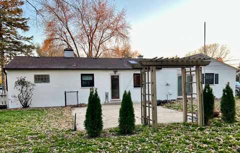 Tiny photo for 705 W Fabyan Parkway, Geneva, IL 60134 (MLS # 12489333)