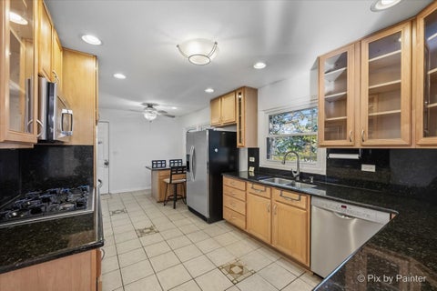 Tiny photo for 994 Commonwealth Court, Barrington, IL 60010 (MLS # 12790195)