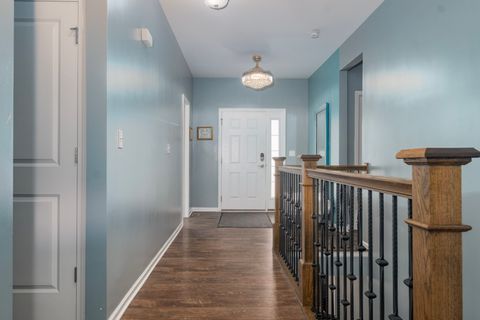 Tiny photo for 303 Owen Court, Oswego, IL 60543 (MLS # 12596187)