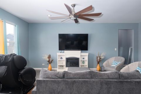 Tiny photo for 303 Owen Court, Oswego, IL 60543 (MLS # 12596187)