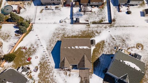 Tiny photo for 303 Owen Court, Oswego, IL 60543 (MLS # 12596187)