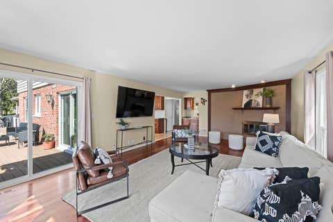 Tiny photo for 26 Brandywine Road, South Barrington, IL 60010 (MLS # 12720909)