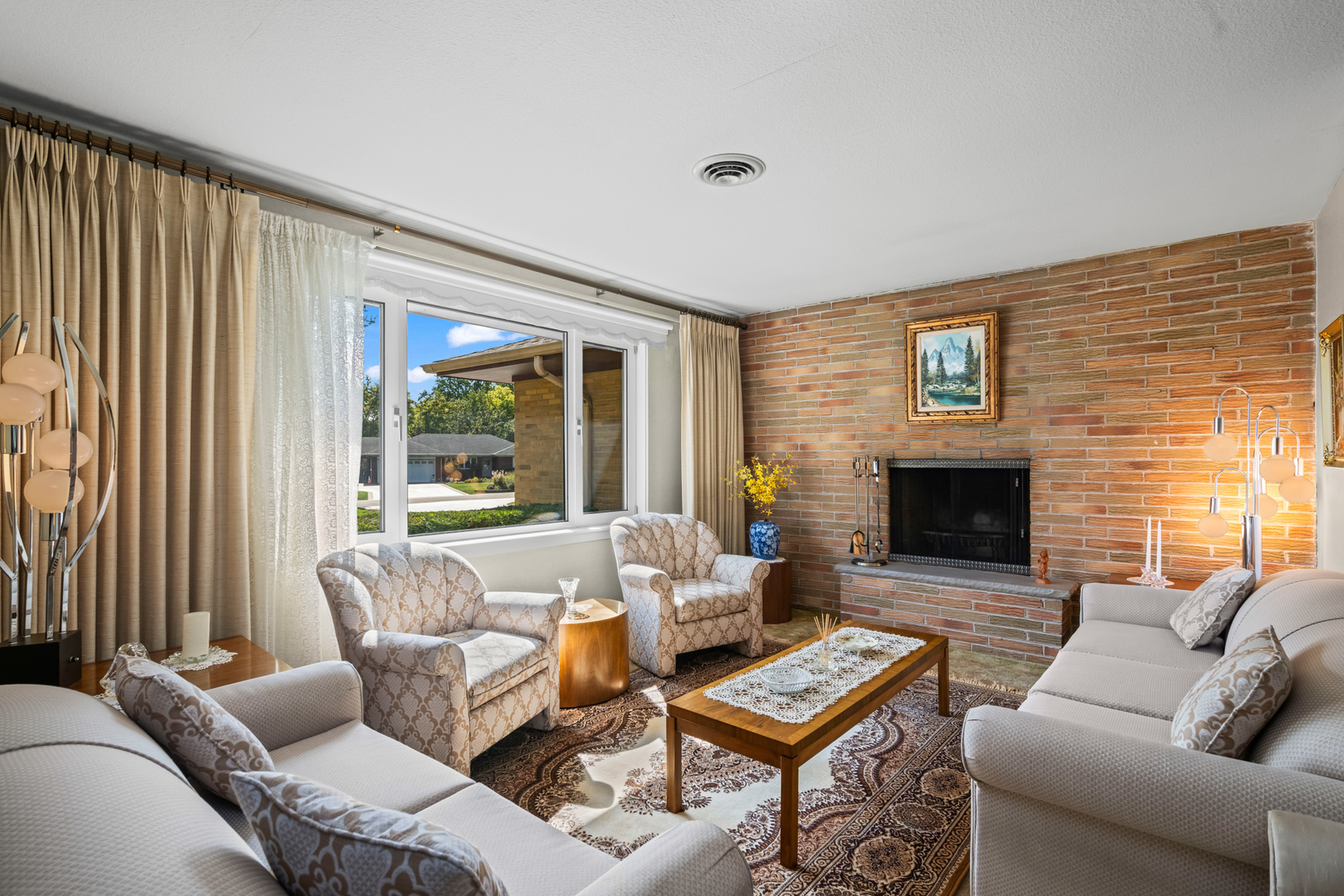 302 Lonsdale Road