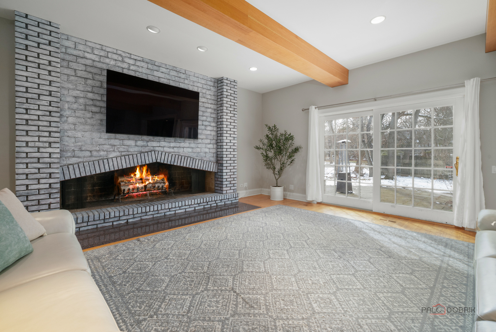 Northbrook, Illinois, 60062, United States, 5 Bedrooms Bedrooms, ,4 BathroomsBathrooms,Residential,Active,2032927