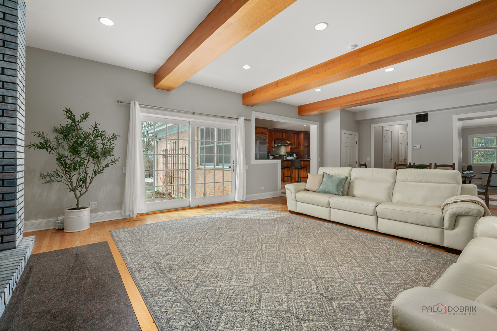 Northbrook, Illinois, 60062, United States, 5 Bedrooms Bedrooms, ,4 BathroomsBathrooms,Residential,Active,2032927
